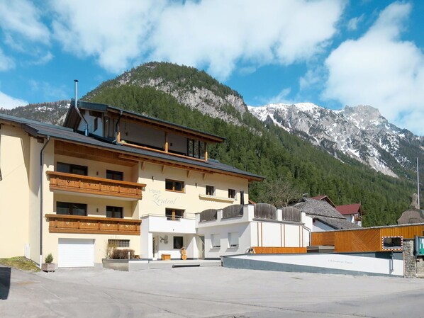 Cloud, Sky, Building, Mountain, Property, Window, House, Snow, Mountainous Landforms