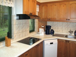 Countertop, Cabinetry, Küche, Zimmer, Eigentum, Möbel, Fliese, Gebäude, Haus, Sinken