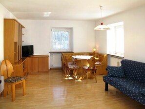 Pièce, Sol, Meubles, Propriété, Salon, Parquet, Bâtiment, Design Intérieur, Dur, Revêtement De Sol Stratifié