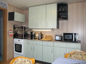 Comptoir, Cabinetry, Pièce, Meubles, Cuisine, Propriété, Design Intérieur, Domicile, Sol, Principaux Appliance