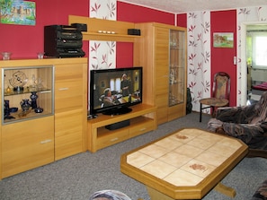 Pièce, Meubles, Propriété, Design Intérieur, Salon, Bâtiment, Cabinetry, Maison, Table