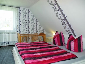 Chambre, Pièce, Meubles, Propriété, Lit, Rose, Design Intérieur, Drap De Lit, Literie, Rideau