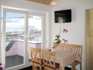 Eigentum, Zimmer, Gebäude, Möbel, Haus, Interior Design, Grundeigentum, Tabelle, Fussboden, Esszimmer