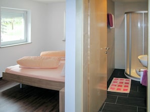 Zimmer, Eigentum, Möbel, Fussboden, Interior Design, Gebäude, Wand, Tür, Haus, Grundeigentum