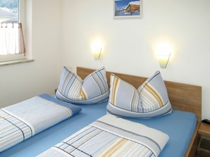 Schlafzimmer, Bett, Möbel, Zimmer, Eigentum, Bedding, Bettdecke, Bettrahmen, Interior Design, Komfort