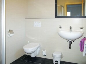 Badezimmer, Eigentum, Zimmer, Toilette, Lila, Wand, Armatur, Zapfhahn, Bad Zubehör, Fliese