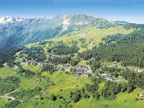 Himmel, Berg, Pflanze, Natürliche Landschaft, Steigung, Terrain, Gras, Bergforms, Einfach, Landschaft