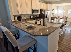 Kitchen w Seating for Up to 11 6 at dining room table and 5 at the kitchen counter