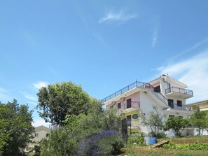 Eigentum, Himmel, Haus, Wohngebiet, Natürliche Landschaft, Daytime, Grundeigentum, Zuhause, Die Architektur, Grundstueck