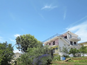 Eigentum, Himmel, Haus, Wohngebiet, Natürliche Landschaft, Daytime, Grundeigentum, Zuhause, Die Architektur, Grundstueck