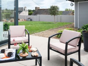Propriété, Meubles, Pièce, Maison, Cour, Patio, Domicile, Design Intérieur, Balcon, Arrière-Cour