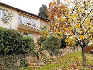 Plante, Ciel, Bâtiment, Fenêtre, Feuille, Arbre, Herbe, Teintes Et Ombres, Paysage, Chalet
