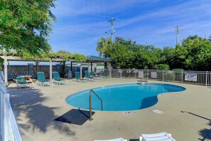 Marsh Winds Community Pool
