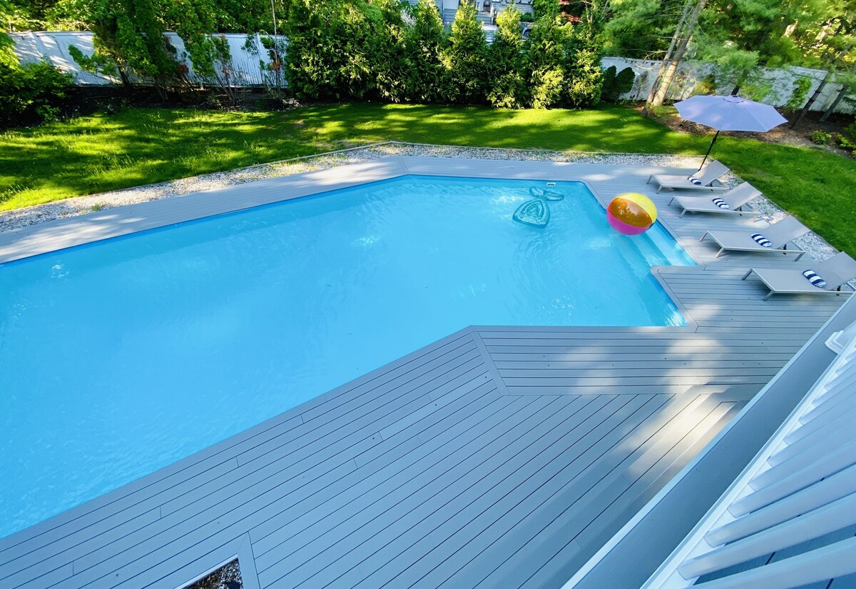 Serene East Hampton Retreat with Heated Pool. Walk to Sammy’s beach!