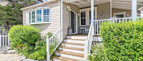 Outside steps to Apartment
