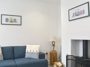 Comfortable living room | Sapphire Cottage, Lowestoft