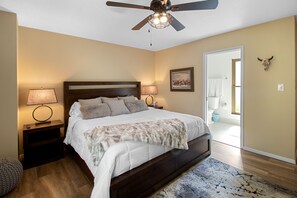 Primary Bedroom with comfortable King Size bed, 50 Inch Smart TV includes Netflix