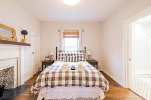 Master Bedroom with queen mattress and ensuite bathroom