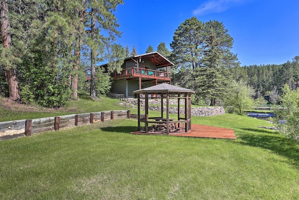 Rapid City Vacation Rental | 2BR | 1BA | 768 Sq Ft | Stairs Required