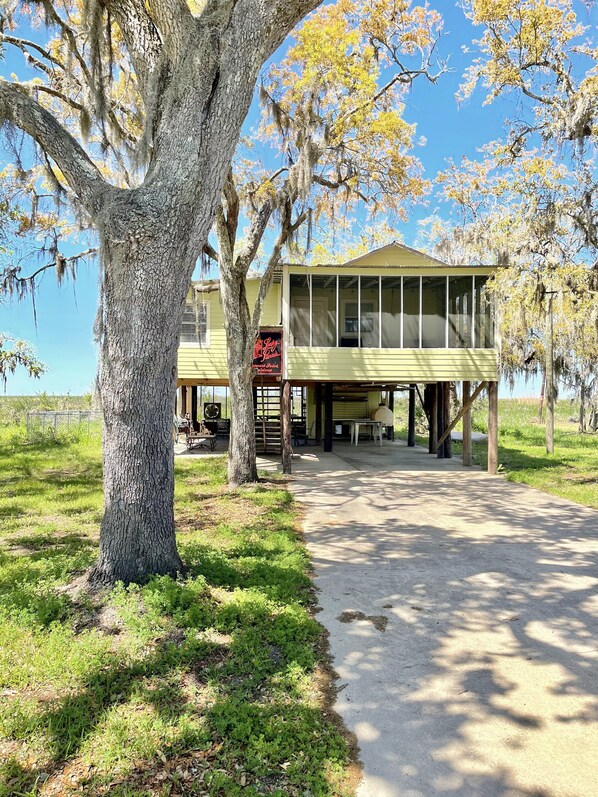 Cajun cottage over looking Vermillion bay 