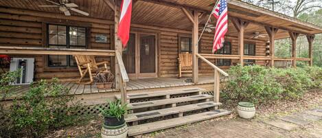 This 3-bedroom. 2.5-bathroom vacation rental cabin awaits you in Willis, Texas.