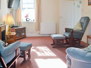 Lovely and relaxing living room | White Gables - Scott Holiday Cottages, Portknockie