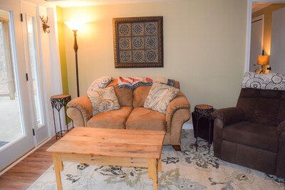 Woodland Retreat  2 bed 1 bath  deluxe suite with private entry and patio