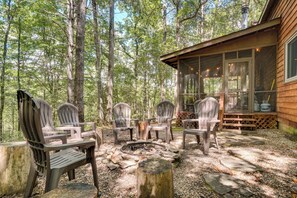 Yard | Fire Pit