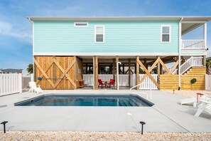 Exterior / Private Pool - West