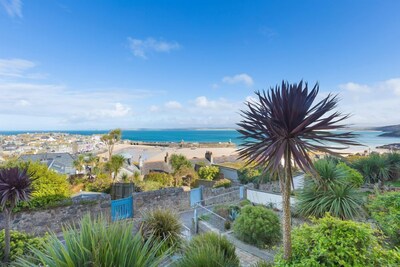 High Noon – Sleeps 8 – Sea Views – Pet Friendly – Off Site Parking for One Car