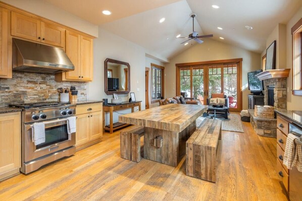 Private kitchen