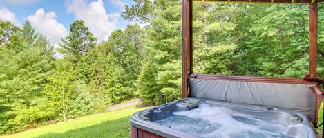 Morganton Vacation Rental Cabin | 2BR | 2BA | 2,000 Sq Ft | 3 Stories