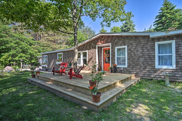 Harbor Springs Vacation Rental | 3BR | 2BA | 2,500 Sq Ft | Steps to Enter