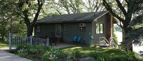 Welcome to Giant Oak Cabin on Pelican Lake! We're so thrilled to have you visit