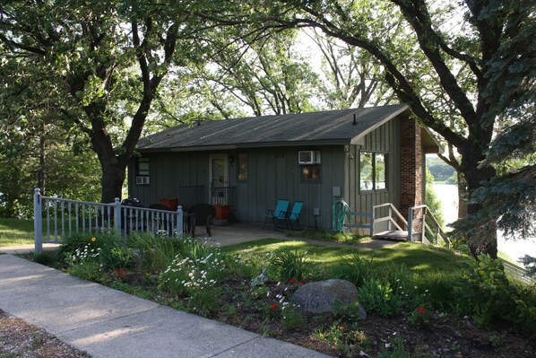 Welcome to Giant Oak Cabin on Pelican Lake!  We're so thrilled to have you visit