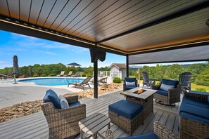 Outdoor Cabana!