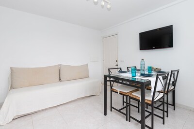Cozy Apartment “Bonito Apartamento en Calan Blanes” Close to the Sea with Balcony & Garden; Parking Available