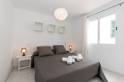 Cozy Apartment “Bonito Apartamento en Calan Blanes” Close to the Sea with Balcony & Garden; Parking Available