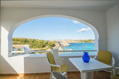 Beautiful Apartment with Wi-Fi, Pool, Terrace and Sea View