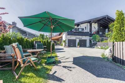 Ferienwohnung Direkt zwischen Chiemsee und Bergen im Untergeschoss in idyllischer Wohnlage am Fuß der Chiemgauer Berge