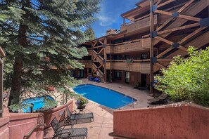 Enjoy the hot tub and pool open in summer and winter!