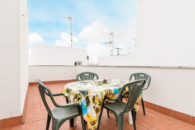 Central and with private rooftop terrace - Apartment Miramar
