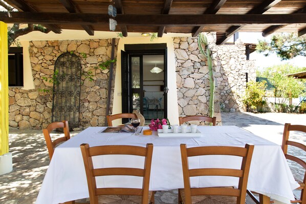 Outdoor dining