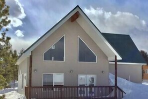 Back of Cabin (2)
