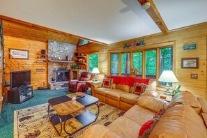Living Room | Free WiFi | Wood-Burning Fireplace | Main Level