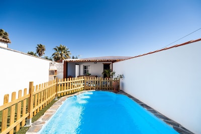 Moderna Casa Rural Guerrero 2 con Wi-Fi, aire acondicionado y piscina