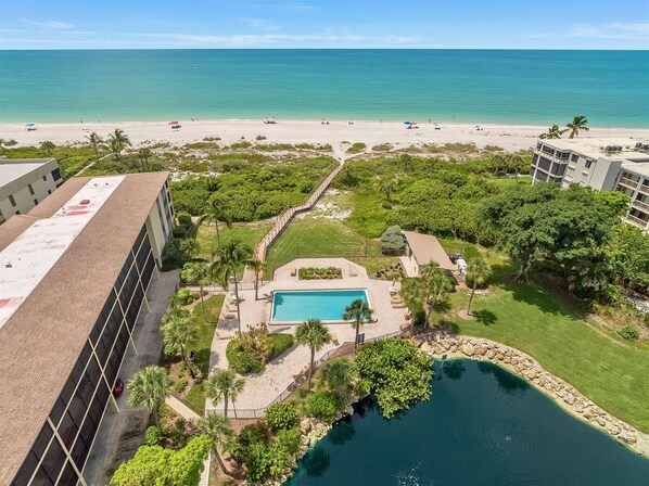 Aerial view of Sand Pointe 212
