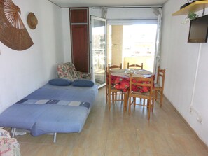 Sofa clic-lac pour y coucher 2 personnes