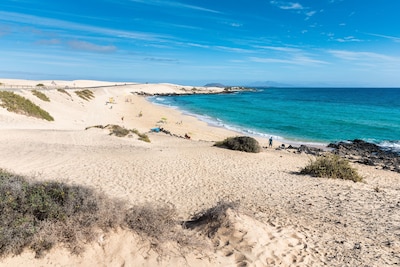 Central Apartment "Céntrico Lobos" Close to the Beach with Balcony & Wi-Fi