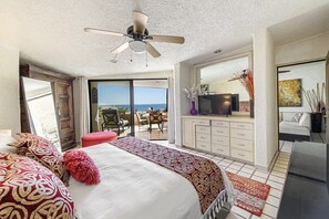 Master bedroom with panoramic view 